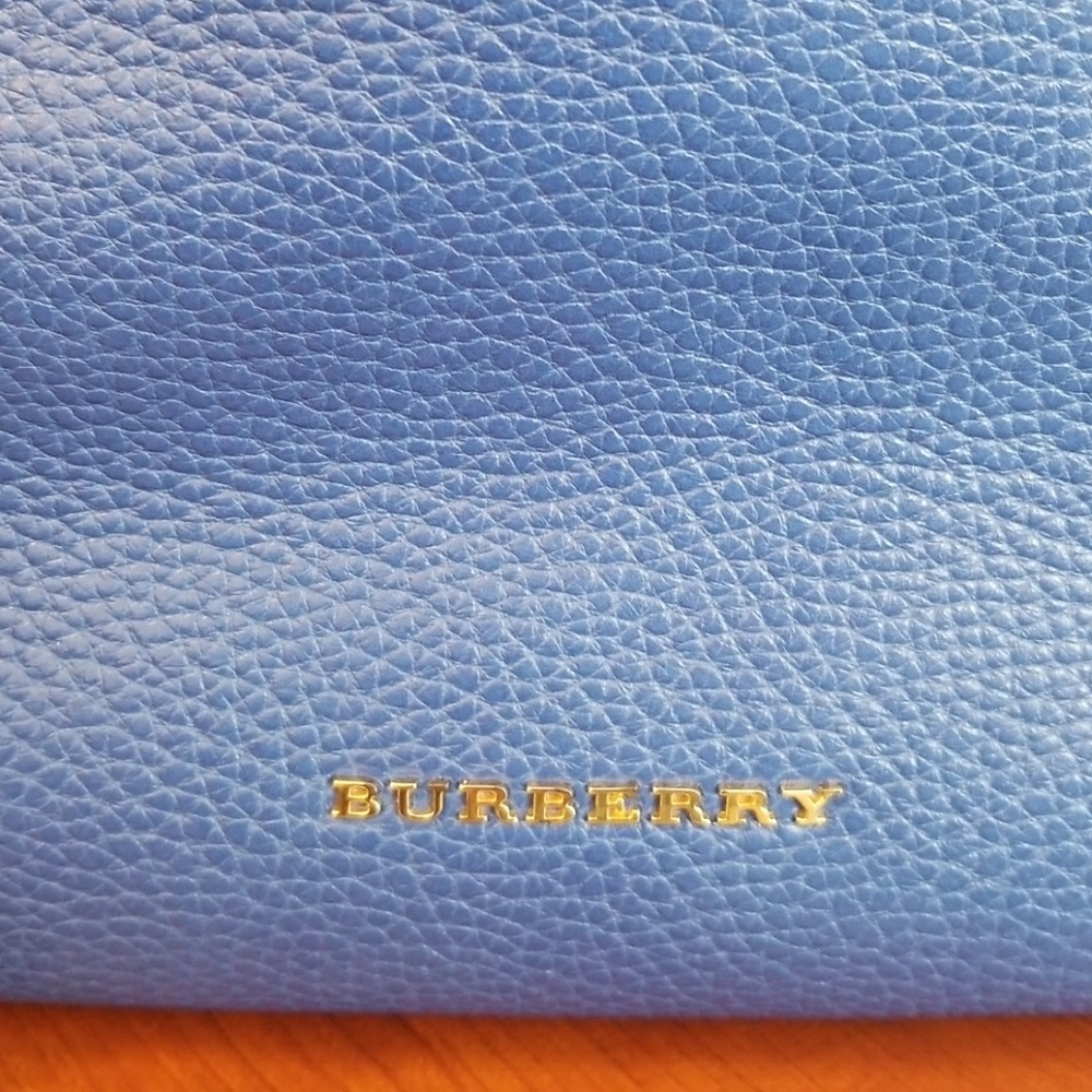Burberry Cale Hobo Grainy Leather Medium (NWT) - Picture 4 of 6